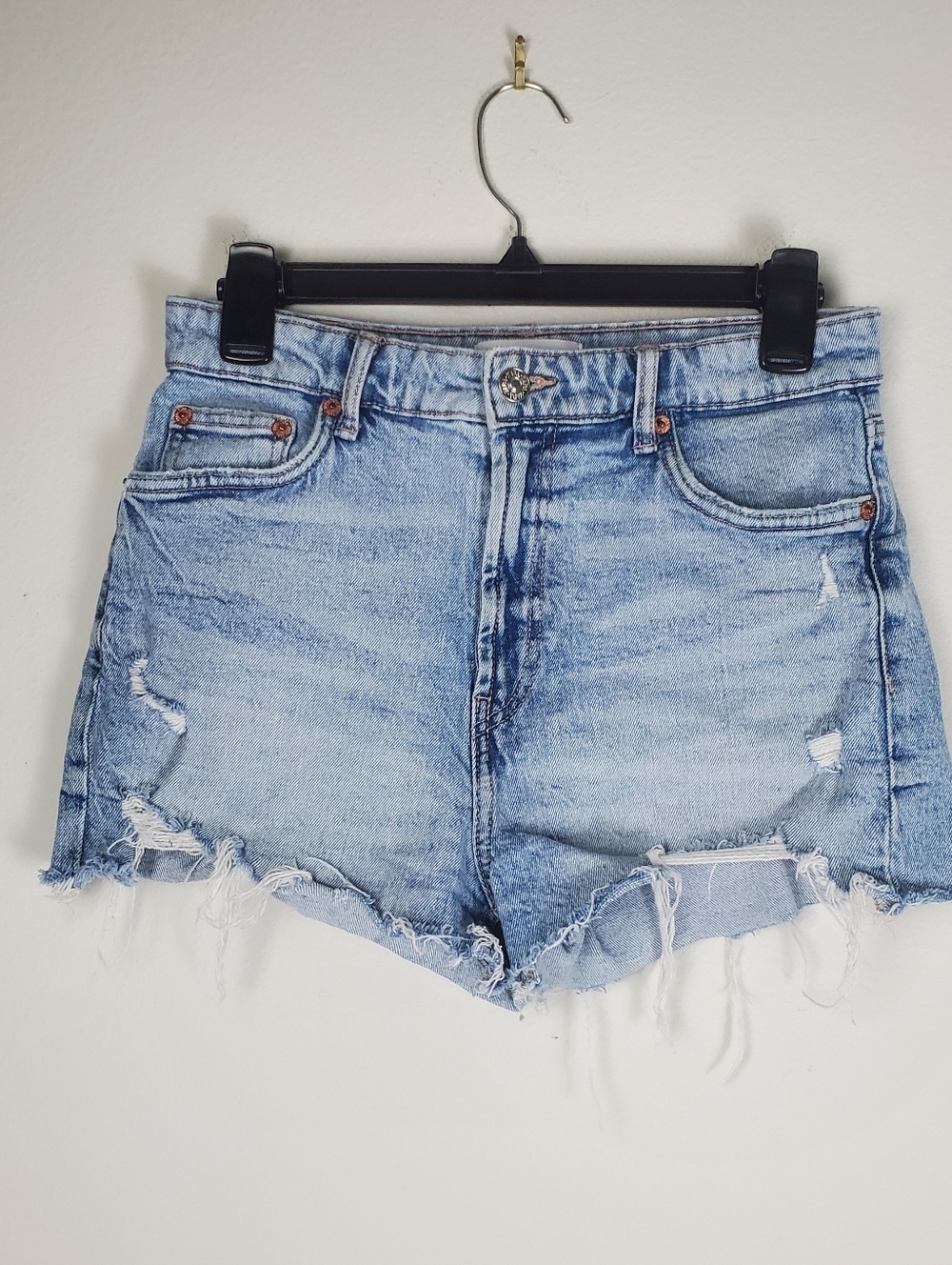 Zara Shorts Womens 6 Light Wash Denim High Rise Distressed Raw Hem Shorties